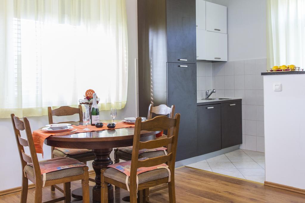 Apartment Amber Koromačno Oda fotoğraf